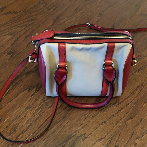 burberry bowling bag small with lock and key 🔐 - Picture 2 of 6
